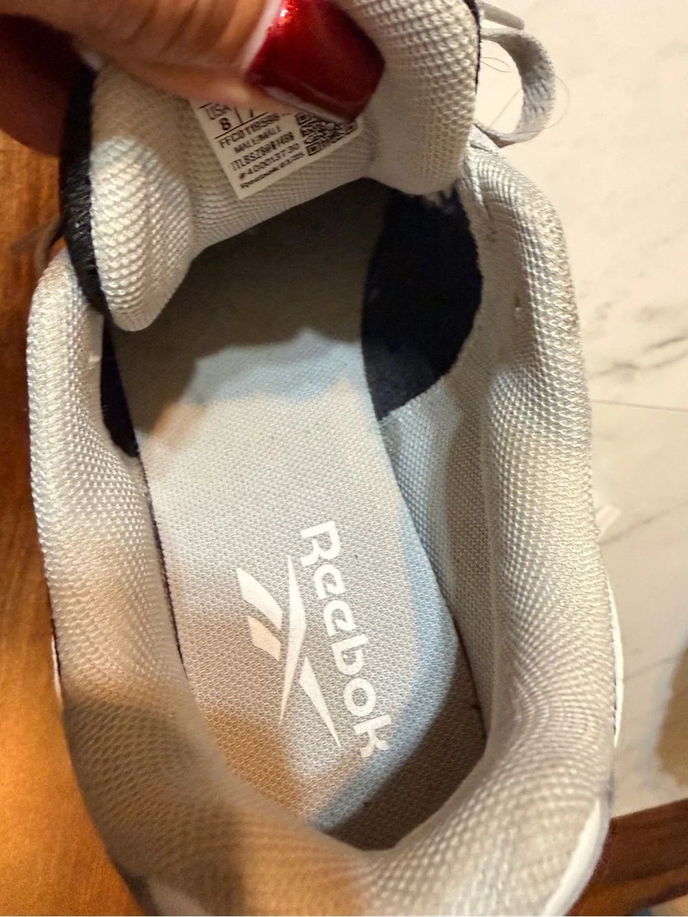 Reebok Men’s Classic Black and Gray Athletic Sneakers size 8